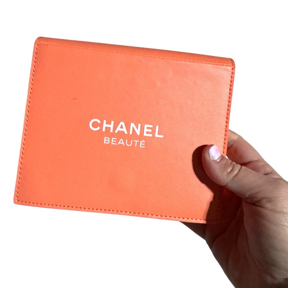 CHANEL Beauté Coral flap cosmetic bag